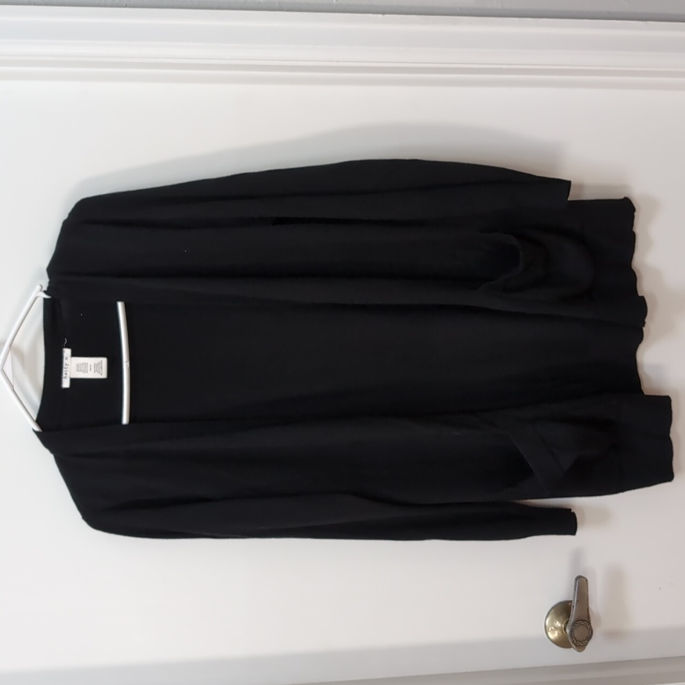 Black open cardigan with pockets
